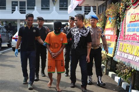 Pembunuh Bocah Sd Di Bogor Koleksi Ribuan Celana Dalam Perempuan