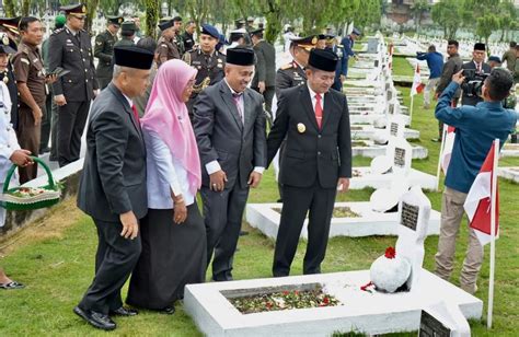 Hut Ke Tni Wali Kota Ikuti Upacara Ziarah Nasional Di Tmp Bukit Barisan