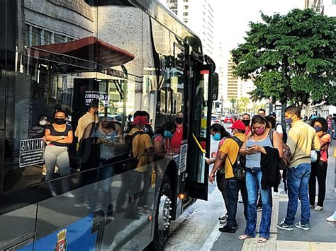 Covid Mata Mais Entre Trabalhadores Que Dependem Do Transporte Geral