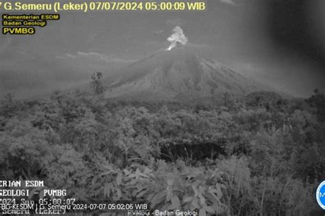 Gunung Semeru Erupsi Dengan Letusan Mencapai Hingga Km Portal