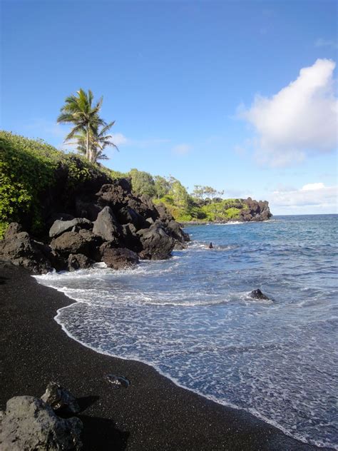 black sand beach, Maui ... Are we there yet??!!