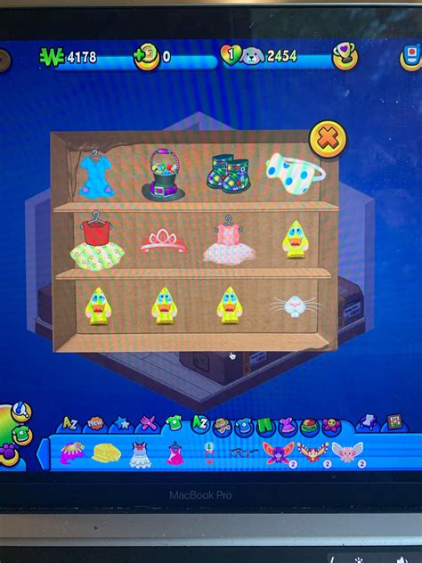 Wacky Hats Rwebkinz