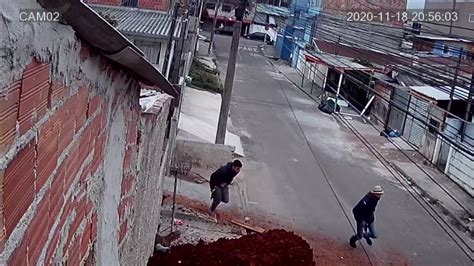 Vídeo mostra momento em que homem é assassinado na CIC polícia pede