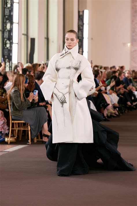 Schiaparelli Fall 2023 Couture Collection Vogue