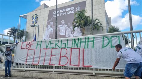 Após polêmica João Martins organizada do Palmeiras faz protesto em