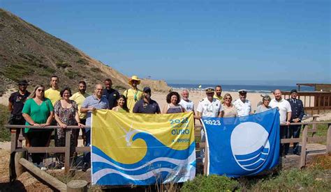 Bandeiras Azuis J Est O Hasteadas Nas Praias De Vila Do Bispo