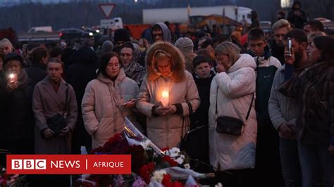 Ataque En Moscú Irrumpieron En El Auditorio Y Dispararon A La Gente Con Rifles De Asalto