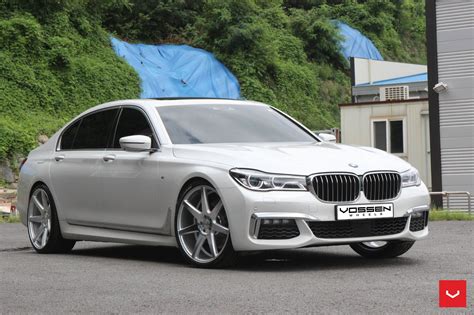 White Bmw 7 Series