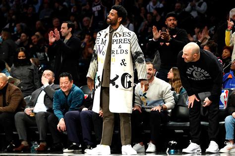 NBA Fines Brooklyn Nets 50 000 For Letting Kyrie Irving In Locker Room