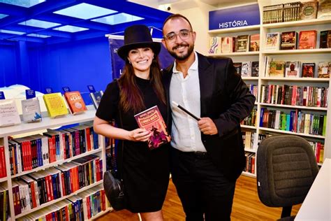 Raphael Montes autor de Bom dia Verônica lança livro juvenil