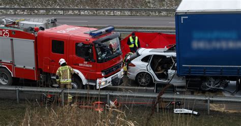 Sikory Paw Owi Ta Wypadek Porsche Na S W R D Ofiar Lekarz Z Om Y