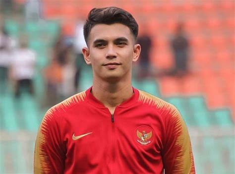 Pemain Bola Terganteng Newstempo