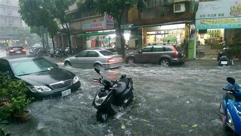 午後大雷雨 新北永和國光路水淹過膝！ 生活 中時