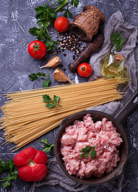 Premium Photo | Ingredients for spaghetti bolognese