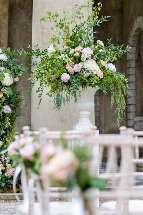 Luxe Wedding Ideas With A Romantic Outdoor Ceremony At Wotton House