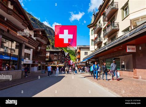 Old Town Zermatt Switzerland Europe Fotos Und Bildmaterial In Hoher