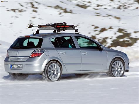 Opel Astra Hatchback (H) 2007 images (2048x1536)