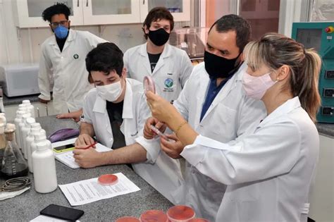 UEL licencia tecnologia inédita para produção de novo biodefensivo