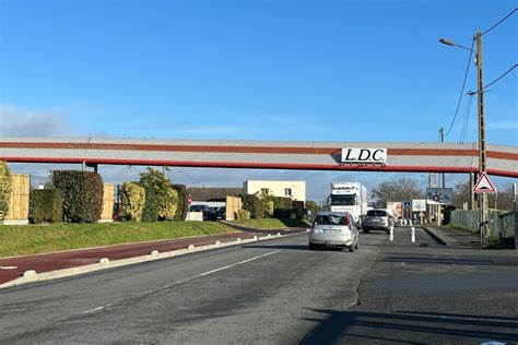 VIDEO On a traversé la passerelle du volailler LDC à Sablé sur Sarthe