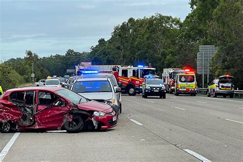 Man In Critical Condition After Serious Truck And Four Car Crash On M1