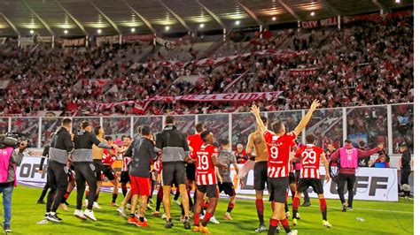 Rival do Grêmio na Libertadores Estudiantes faz história contra o Boca