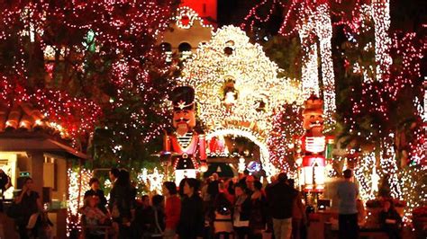 Magical Christmas Light Show at Mission Inn Festival of Lights