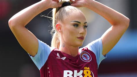 Alisha Lehmann Aston Villa Winger Completes Move To Juventus And Joins