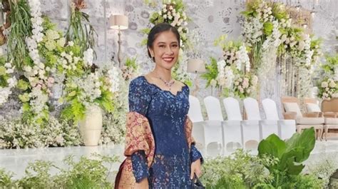 Pesona Dian Sastro Pakai Kebaya Aura Kecantikannya Makin Terpancar Sitepontianak