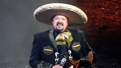 Watch Hoy D A Highlight Pepe Aguilar Asegura Que El Tradicional Traje