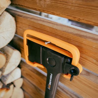 Универсальный топор Fiskars X series X18 Universal S 1069103 купить у