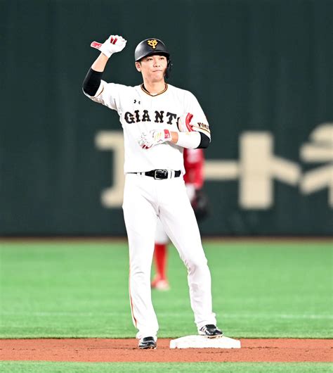 巨人坂本勇人が先制の適時二塁打 偉業へ残り22本 プロ野球写真ニュース 日刊スポーツ