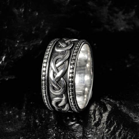 Men S Endless Silver Celtic Knot Ring Claddaghrings