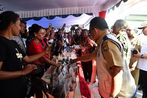 Pencanangan Gerbangdutas Tahun Di Mbd Oleh Menkopolhukam Dan Mendagri