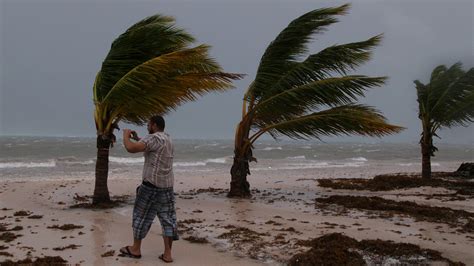 Hurricane Maria slams Dominican Republic after causing full power ...