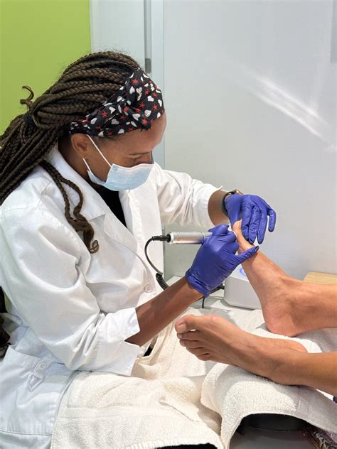 Medical Pedicure - Pigari Beauty SPA