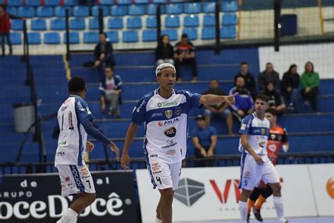 Pato Entra Em Quadra Pelo Paranaense Sub Pato Futsal Portal Oficial