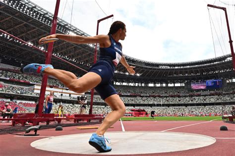 M Lina Robert Michon En Finale Du Disque Aux Mondiaux Pour La E Fois