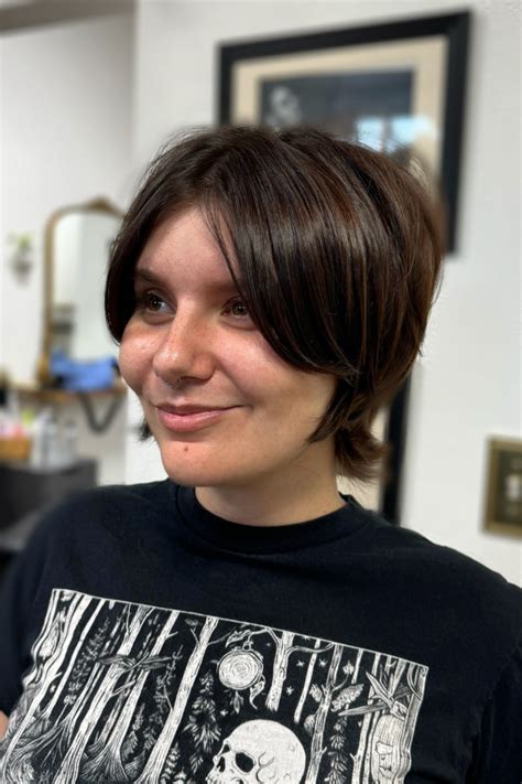 25 Gorgeous Short Flippy Hairstyles Trending This Season Fabbon