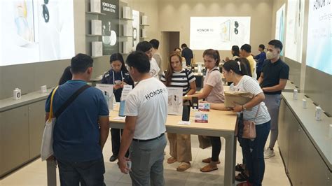 New HONOR Store Opens At SM City Sto Tomas Batangas