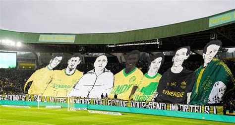 Fc Nantes Sala Adonkor Bossis Trois Maillots Historiques Des Canaris Vont être Mis Aux