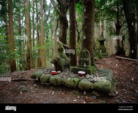 Gyuba doji statue hi-res stock photography and images - Alamy