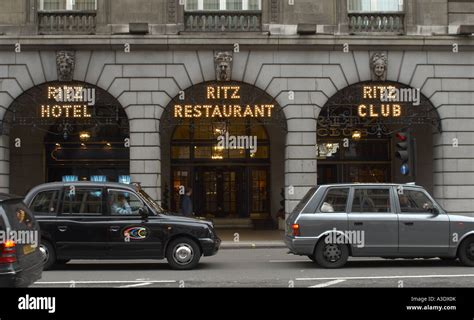 Front Of The Ritz Hotel Piccadilly London Stock Photo Alamy