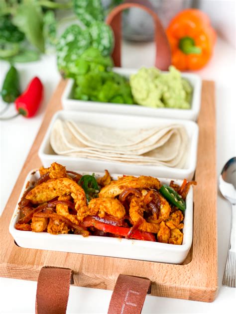 Fajitas Met Kip En Paprika Reepjes Recept Betty S Kitchen