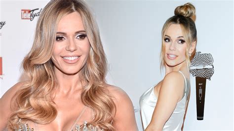 Doda W Cekinowym Bikini B Ysn A Biustem Szkoda E Nie S Ysz Waszych Oklask W Kozaczek