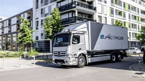 Mercedes Benz Presentato Ufficialmente L Elettrico EActros