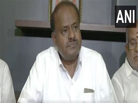 Hd Kumaraswamy Extends Warm Welcome To Pm Modi In Karnataka