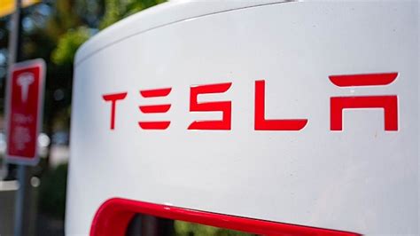 Tesla Shares Plummet After Company Reports Falling Profits Kahawatungu