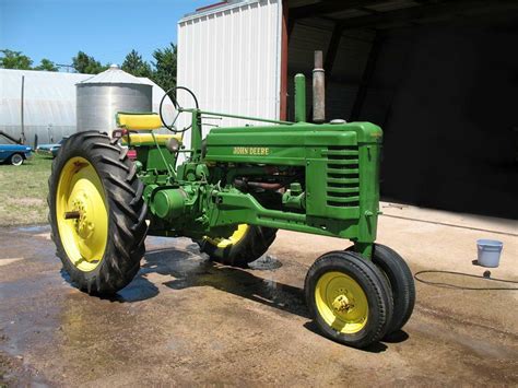 1948 JOHN DEERE B ROLL A MATIC TRACTOR