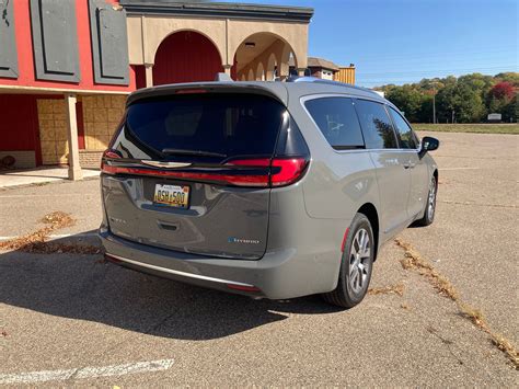 2022 Chrysler Pacifica Hybrid