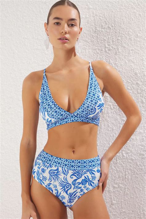 Buy Trendyol Floral Patterned Triangle Regular Bikini Set Online Zalora Malaysia